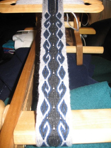 File:Aldgytha-weaving-aprontrim.jpg