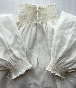 16th century pleatwork embroidered linen hemd.