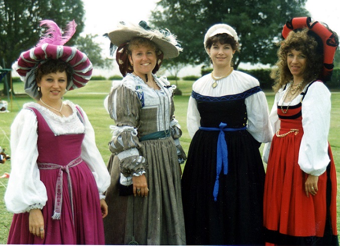 File:09-10-1988 German Ladies.jpg