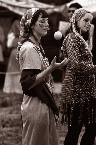 File:1978 jugglers keradwc.jpg