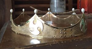 Side view of Bryce's coronet