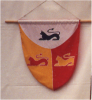 Edith's device when she was Edith of Warwick. Banner made by her.