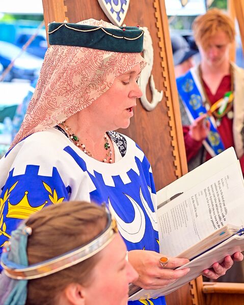 File:Mary Dedwydd verch Gwallter Lyondemere Anniv 2025.jpg